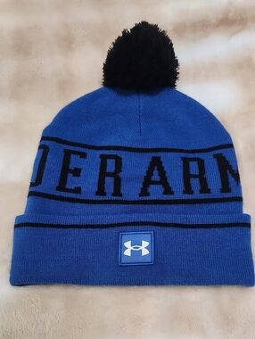 Under Armour Royal Blue And Black Logo Pom Pom Ski Cap Style Stocking Hat